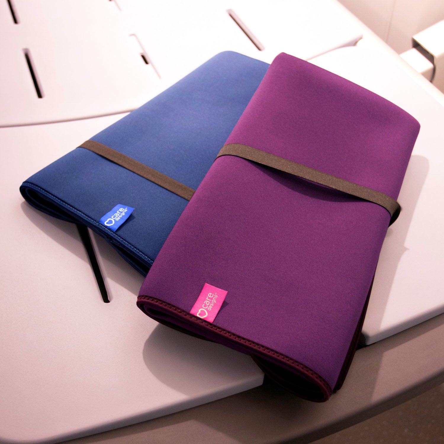 Verschoningsmat XL aubergine opgevouwen 2 kleuren