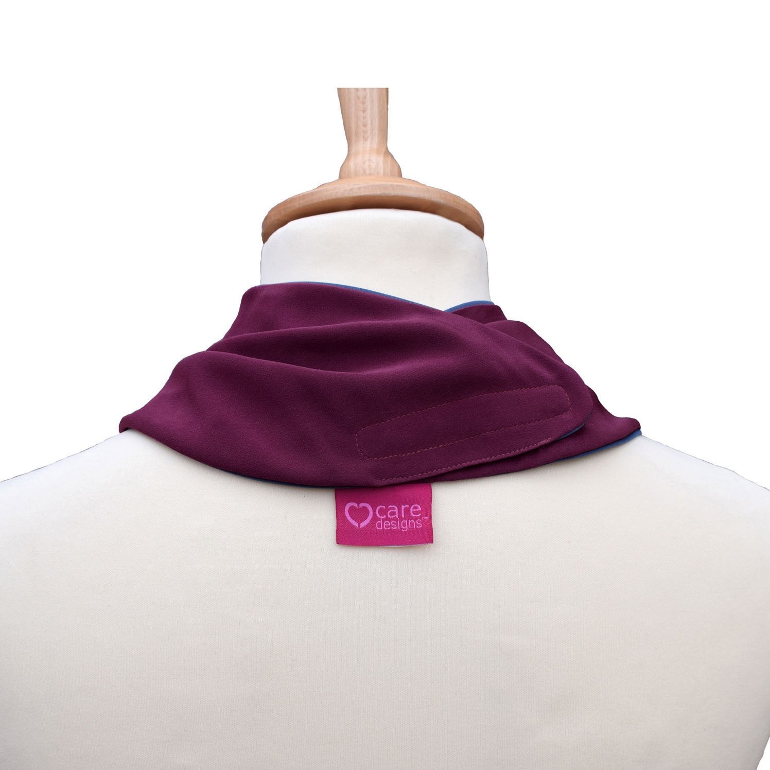 CARE DESIGNS adult Neckerchief bib back Aubergine 72dpi